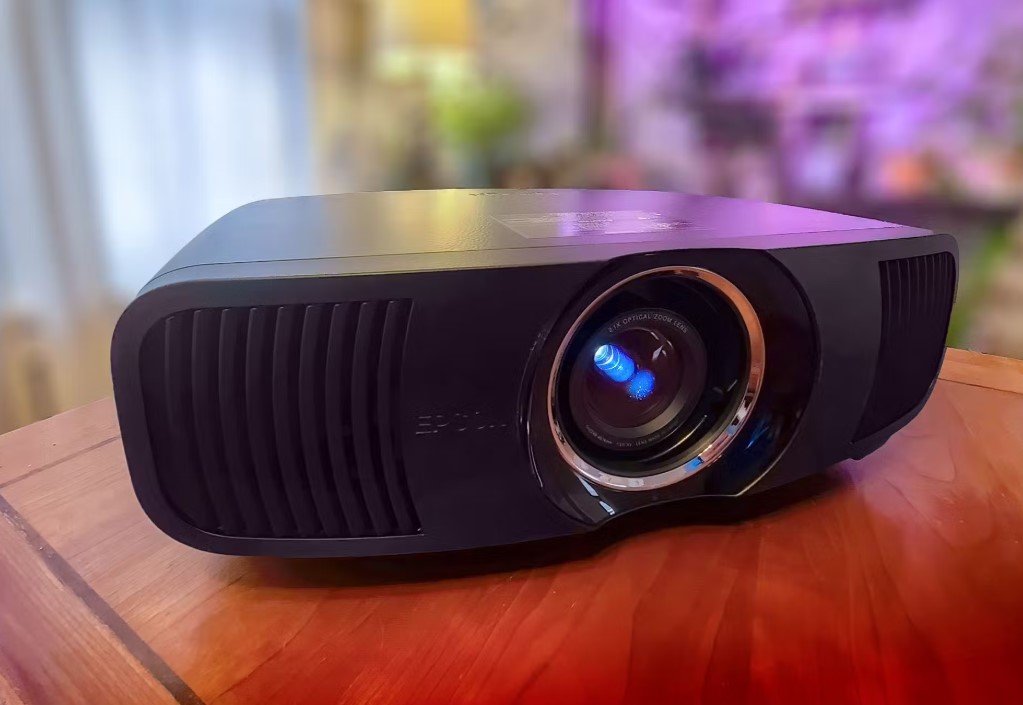 Epson Pro Cinema LS12000 4K-PRO-UHD Laser Projector Review